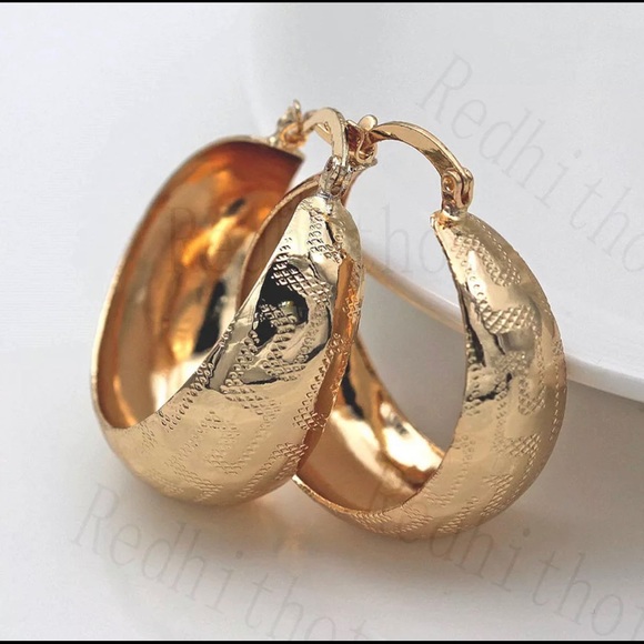 New Luxury Round Hoop Earrings - Picture 2 of 8
